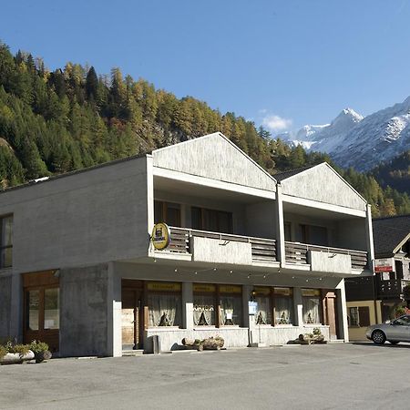 Auberge Des Charmettes Bourg-Saint-Pierre Eksteriør billede