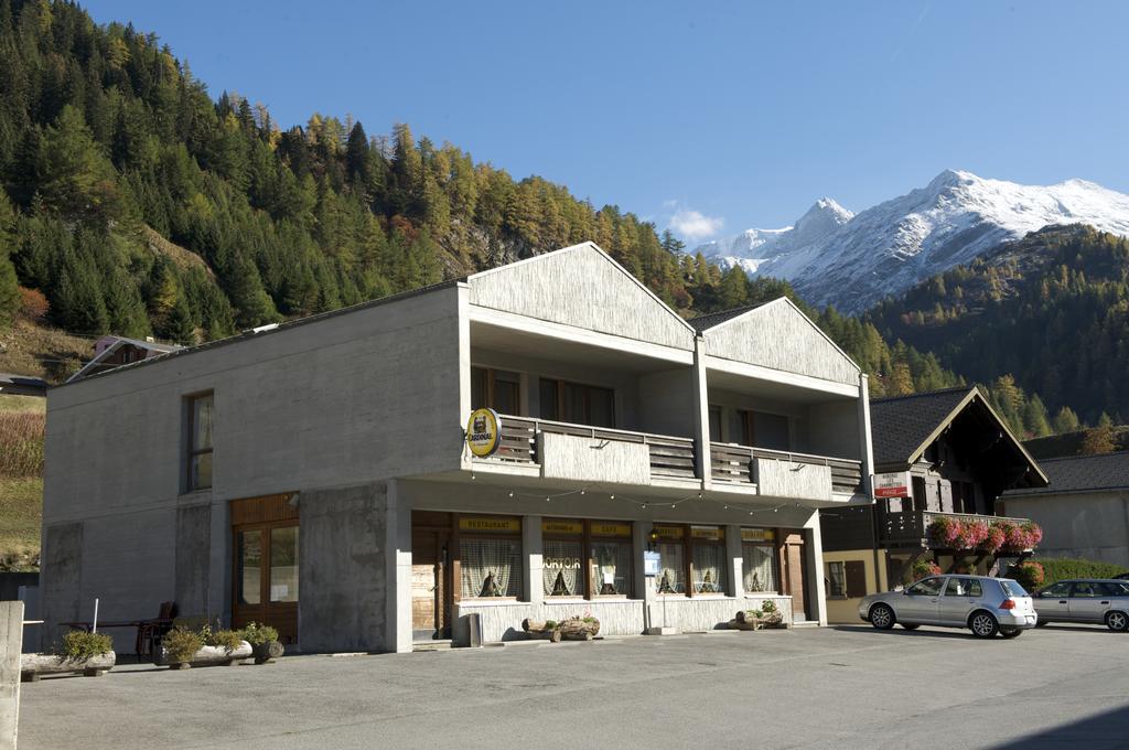 Auberge Des Charmettes Bourg-Saint-Pierre Eksteriør billede